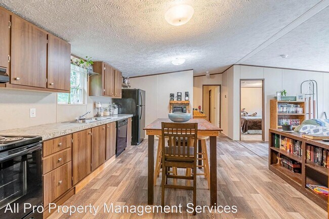 Building Photo - 3 br, 2 bath House - 1502 Black Oak Dr