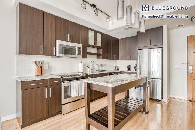 Foto del edificio - 8300 Wisconsin Ave