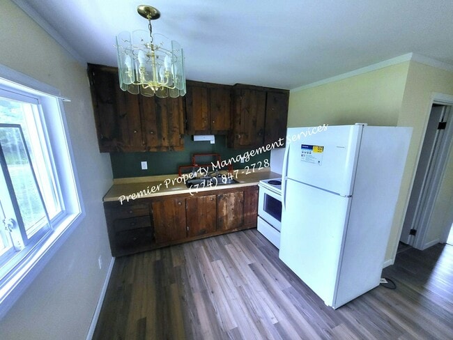 Building Photo - 129 Kennard Rd