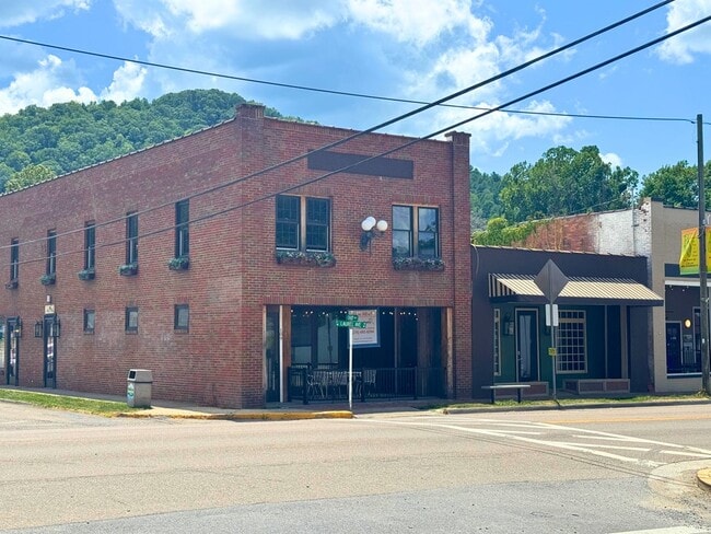 Foto del edificio - 109 W Laurel Ave