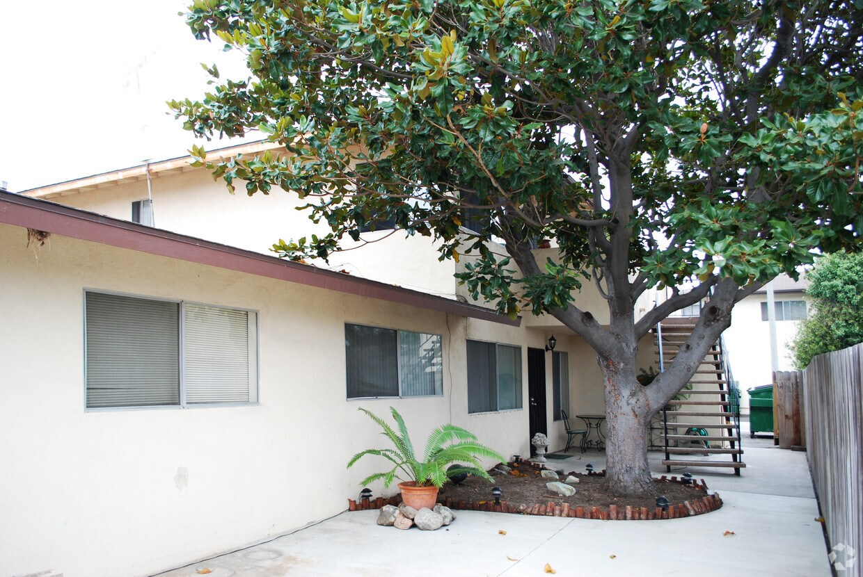 Foto del edificio - 3123 Cinnamon Ave