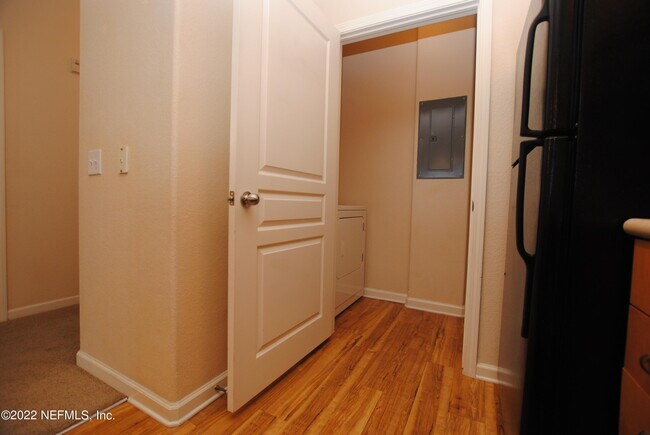 Foto del edificio - 8290 Gate Pkwy W