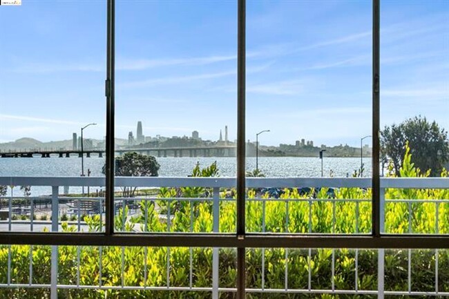 Building Photo - Expanded STUDIO with VIEW OF SF and the BA...