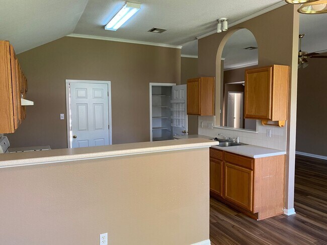 Foto del edificio - 146 Meadowlark Cir