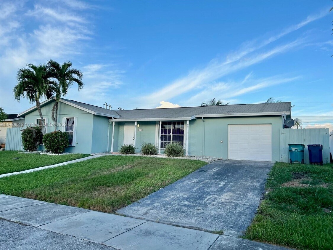 Primary Photo - 25811 SW 130th Ave