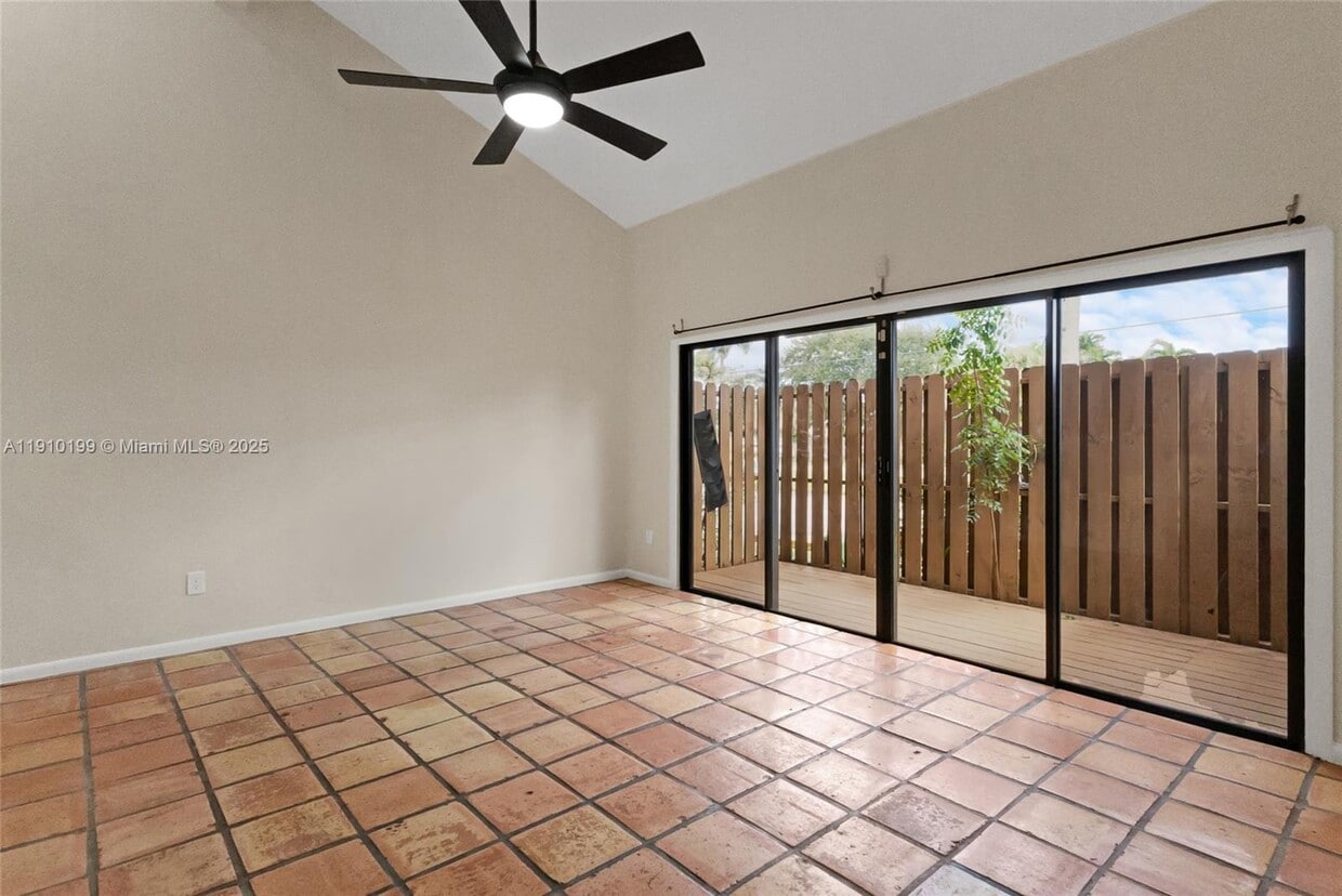 Foto principal - 4165 SW 85th Ave