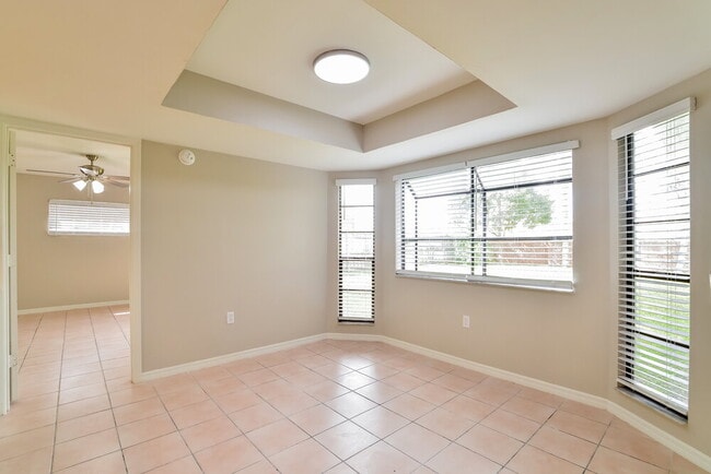 Building Photo - 548 Matilda Pl