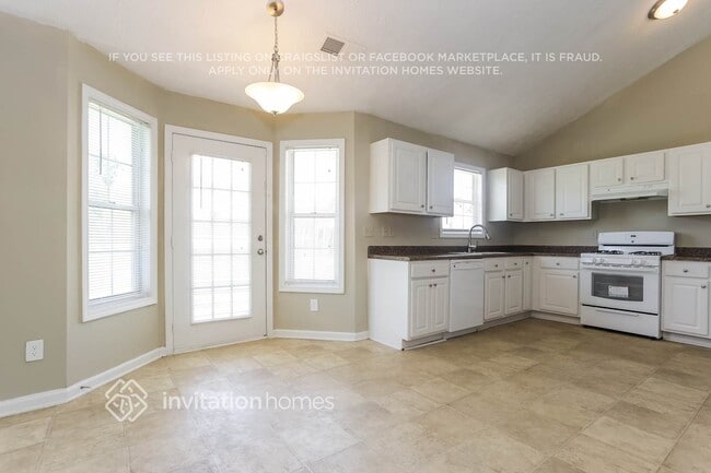 Building Photo - 2173 Oakland Farm Dr