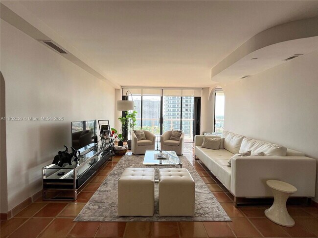 Foto del edificio - 4000 Island Blvd