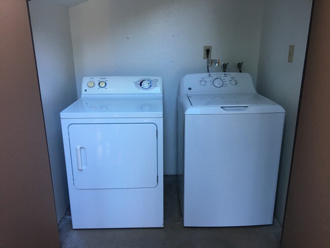 Full sized washer and dryer - Crosswood Park