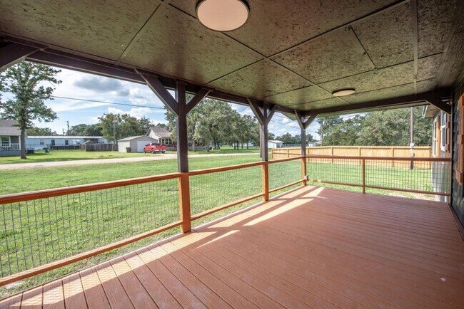 Foto del edificio - 215 Shady Oak St
