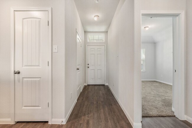 Foto del edificio - Charming 3/2 House in Leonard Crossing!