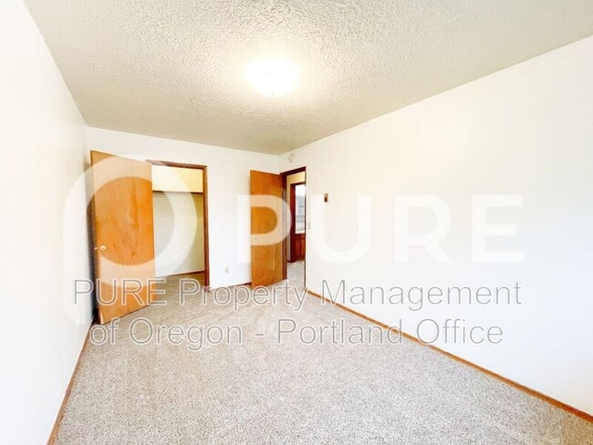 Building Photo - 1123 SE 27th Ave
