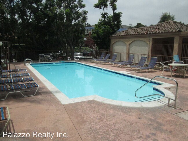 Foto del edificio - 2 br, 2 bath House - 4151 Hathaway Ave. #30