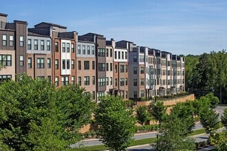 Building Photo - 660 Noush Ct