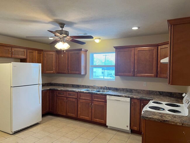 Foto del edificio - 1020 E Lynn St