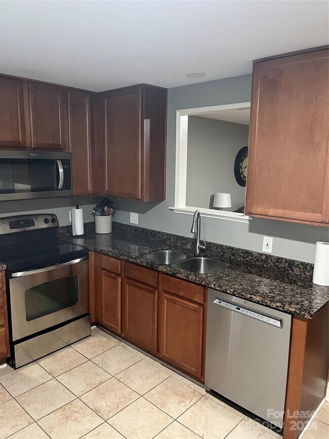 Foto del edificio - 1863 Fairlawn Ct