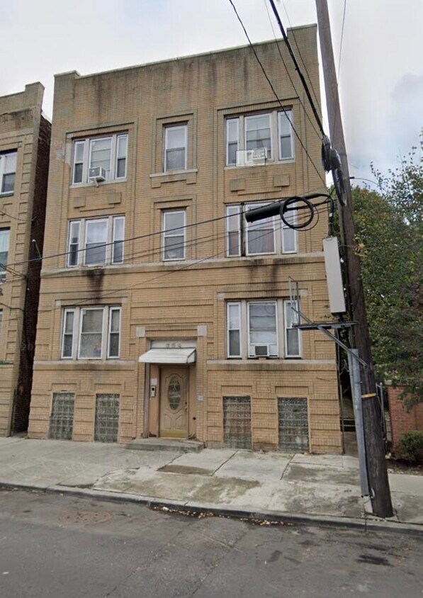 384 Bergen Ave Unit 5, Jersey City, NJ 07304 Condo for Rent in Jersey