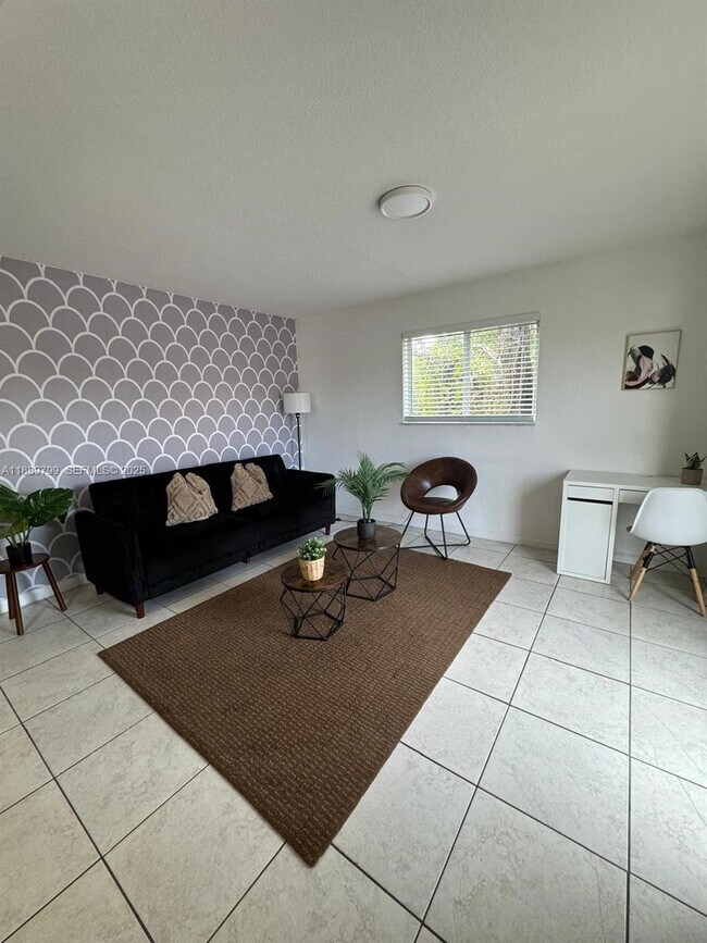 Foto del edificio - 328 NW 12th Ave