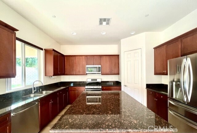 Building Photo - 42854 Portezza Ct