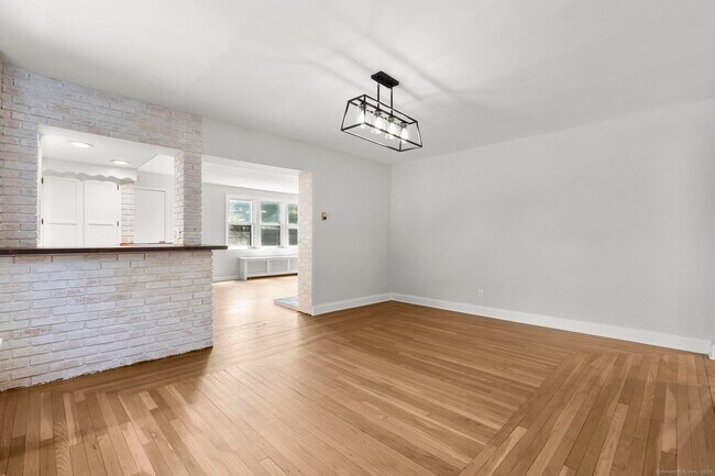 Foto del edificio - 1070 Whitney Ave