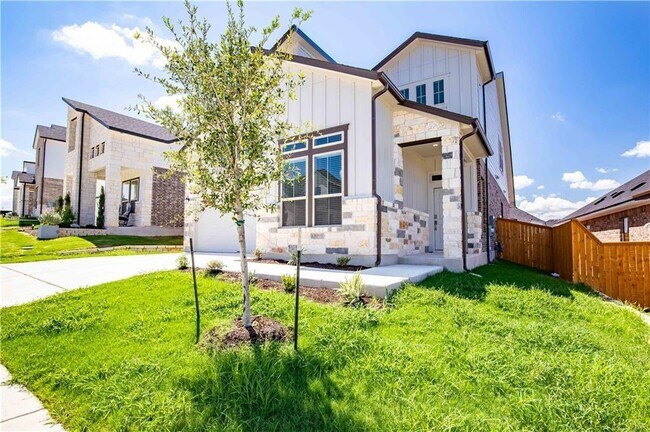 Foto del edificio - 12706 Bloomington Dr