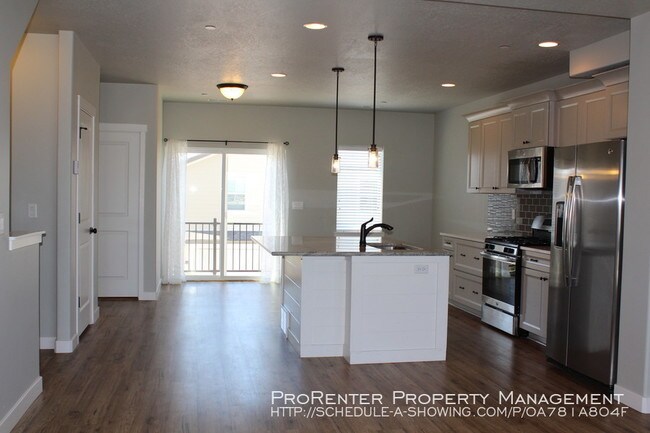 Foto del edificio - Gorgeous 2 Bed, 4 Bath Station Park Townhome