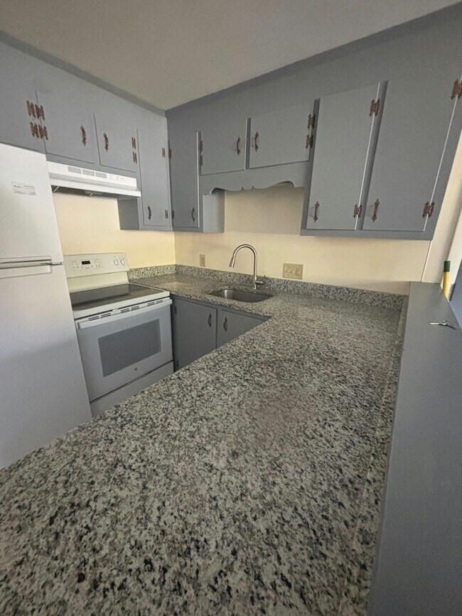 Foto del edificio - 403 Gray Rd