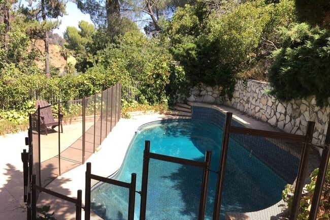 Pool with removable child fence - 17218 Escalon Dr