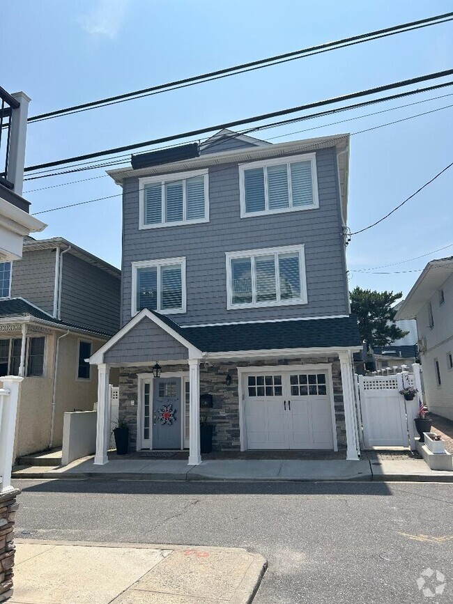 Building Photo - 190 Oceanview Ave