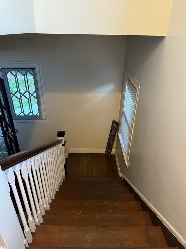 Building Photo - 1727 24th W St