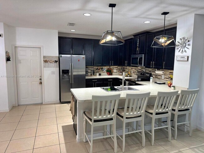 Building Photo - 9414 Oglethorpe Dr
