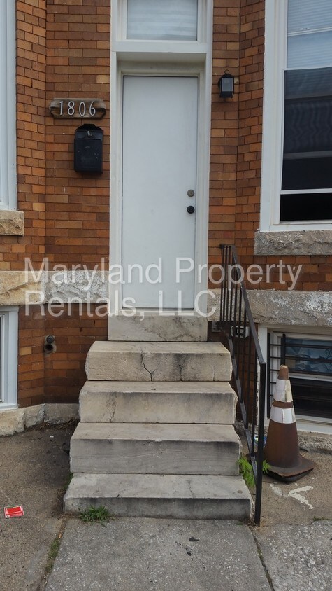 Primary Photo - 1806 Baker St
