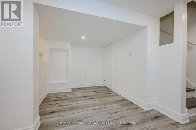 Building Photo - 3899 Arvona Pl