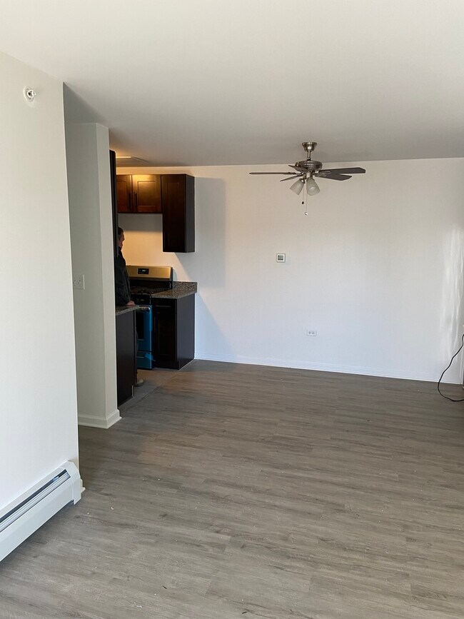 Building Photo - 851 Blossom Ln