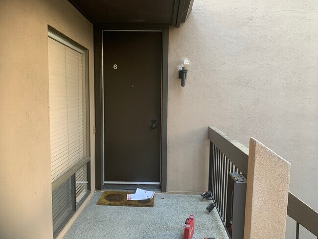 Foto del edificio - 2286 Woodside Ln