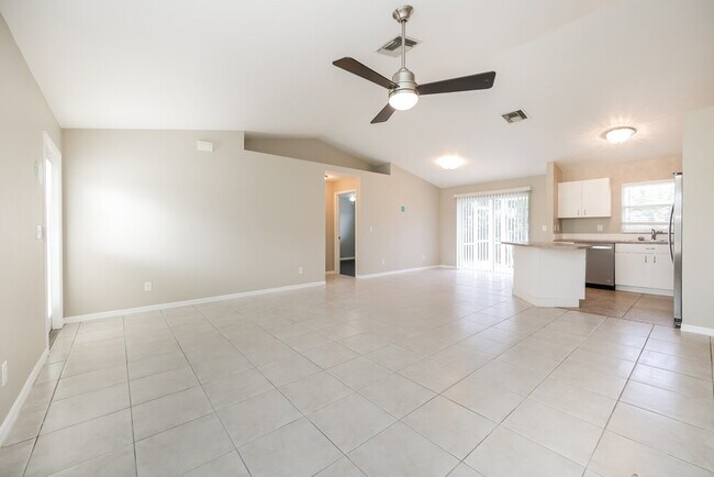 Foto del edificio - 1726 SW 22nd St