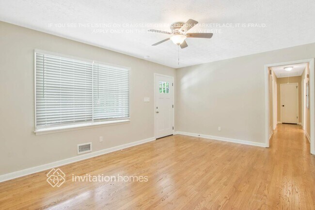 Foto del edificio - 1665 Elmwood Dr