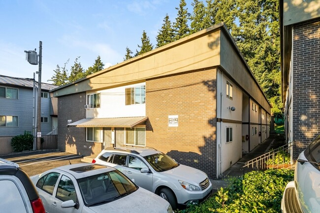 Building Photo - Welcome to Fairway Apartments – Where Quie...