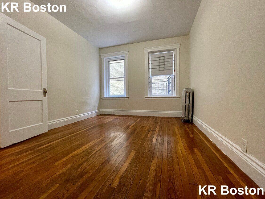 Primary Photo - 1363 Commonwealth Ave