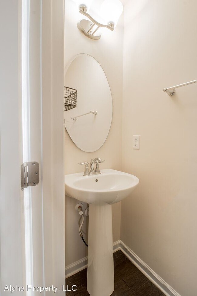 Foto del edificio - 3 br, 2.5 bath House - 43 Irvington Dr