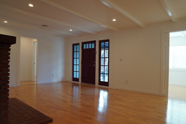 Foto del edificio - 809 N Avenue 64