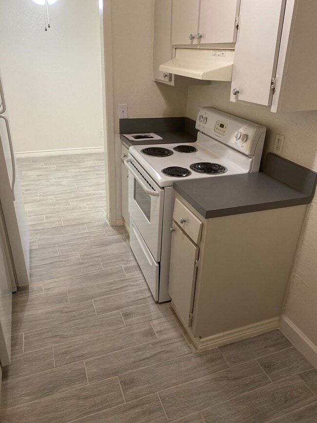 Interior Photo - Lions Court Apartments