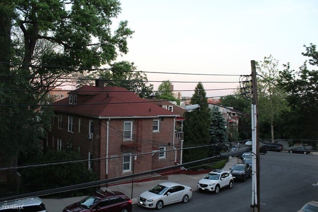 Foto del edificio - 3205 Oxford Ave