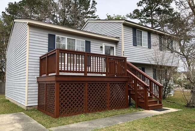 Building Photo - 251 Apache Dr