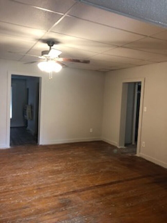 Foto del edificio - 3 bed 1 bath home
