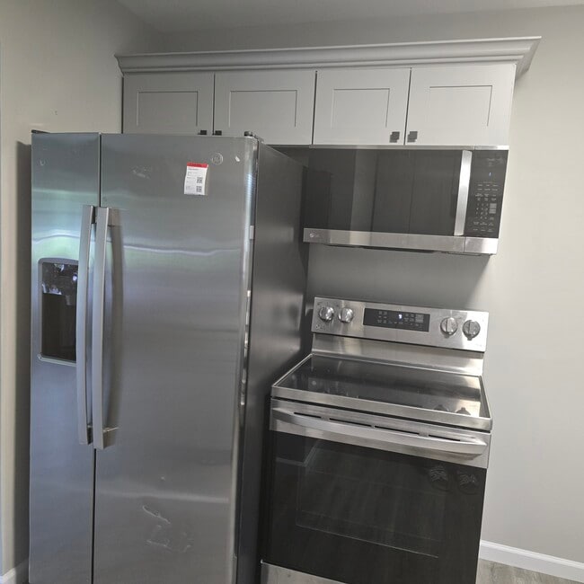 Kitchen - 994 Nilles Rd