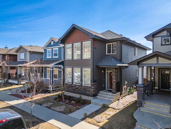 Photo du bâtiment - 1079 McConachie Blvd NW