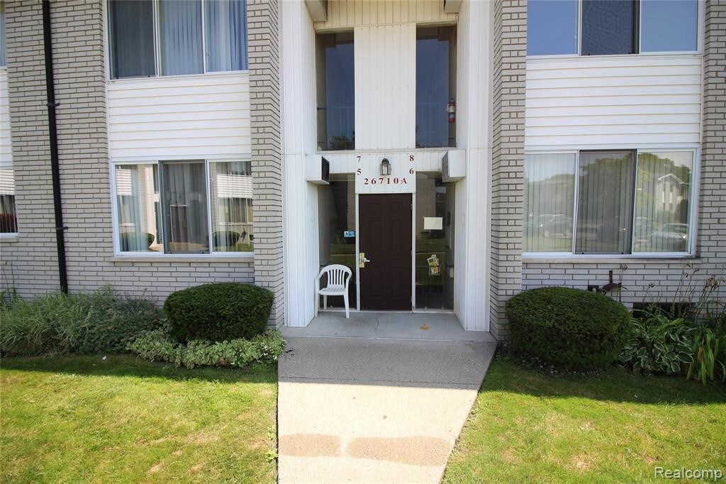 26710 Joy Rd, Redford Charter Township, MI 48239 Condo for Rent in