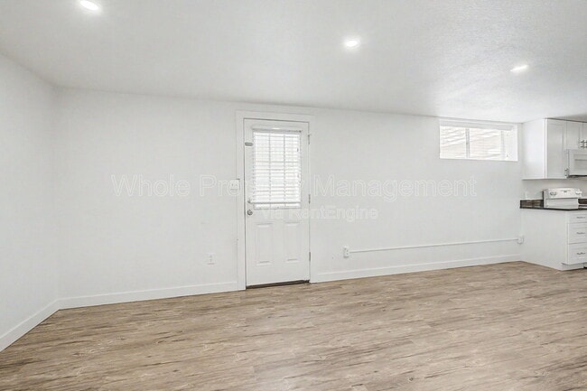 Building Photo - 4205 S Lincoln St